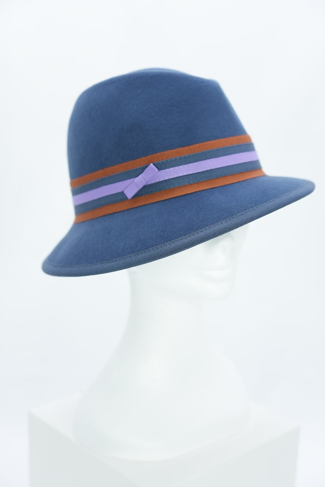 Filzhut "Herrenform blau mit Band"