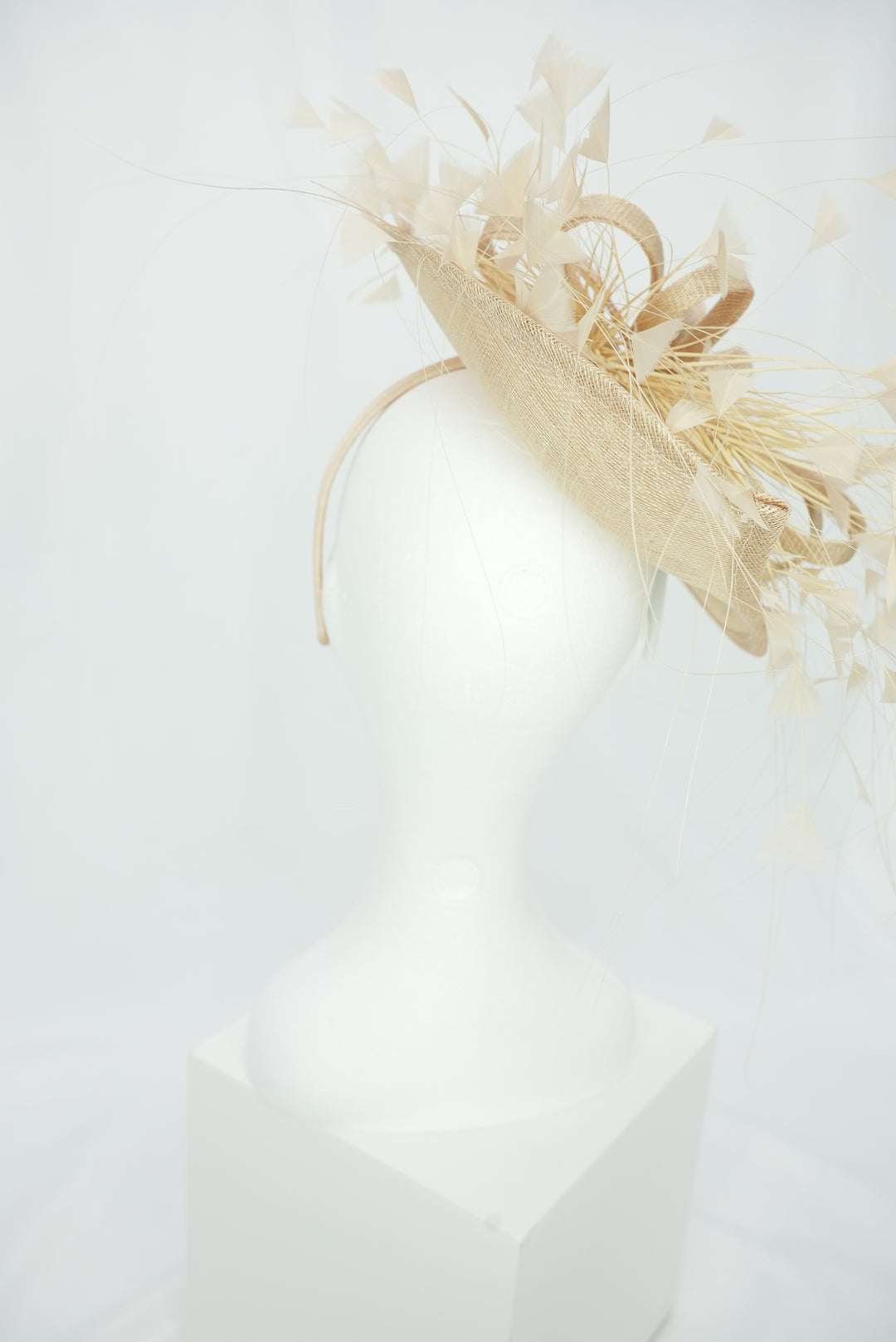 Fascinator oval "Feder" beige