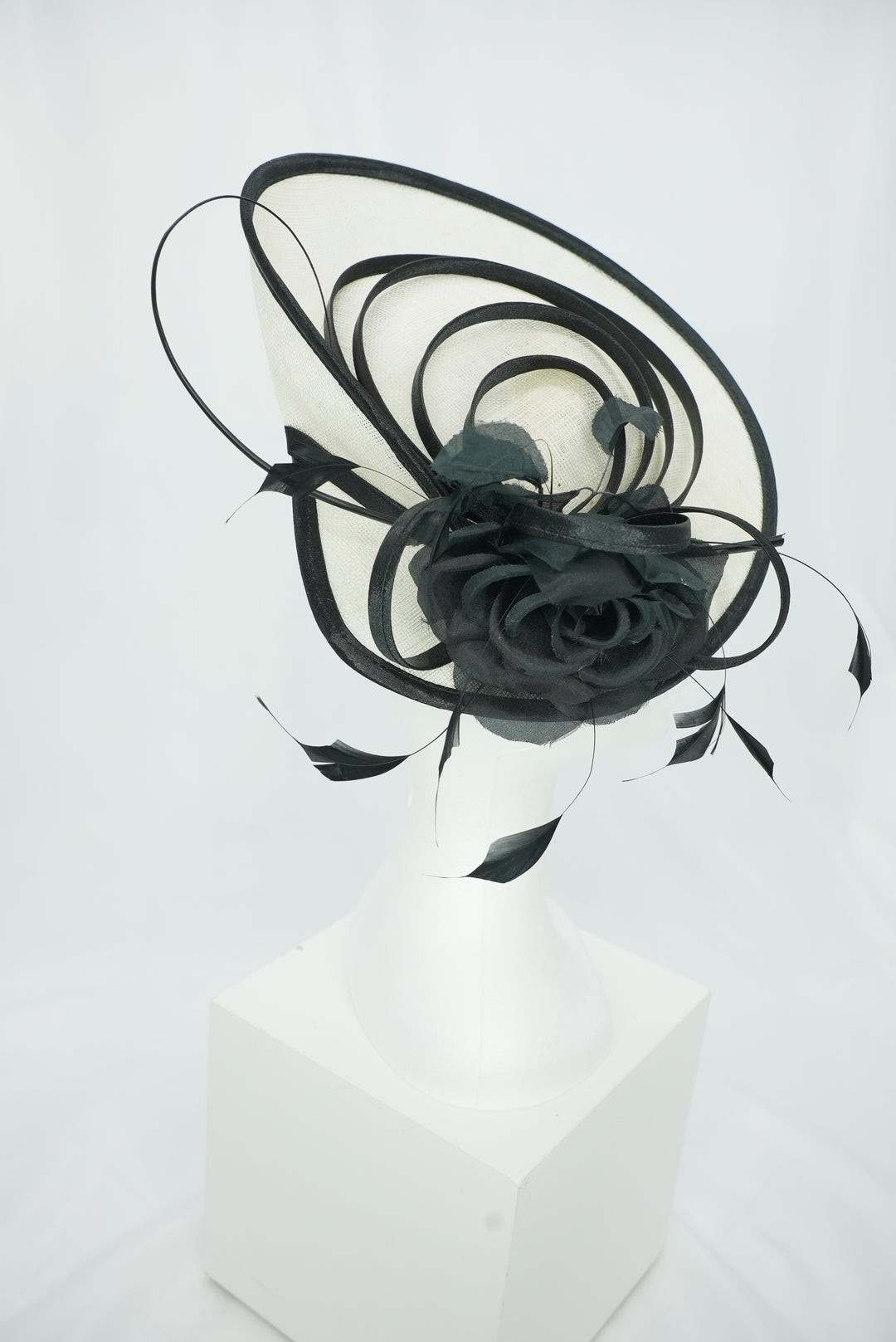 Fascinator black&white