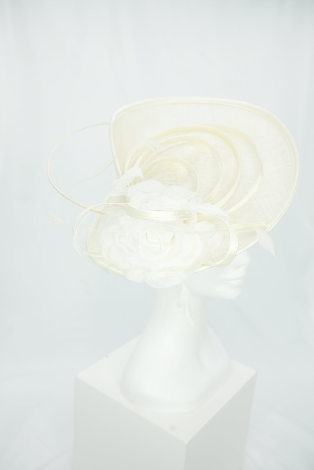 Tellerfascinator geschwungen mit Blume ivory