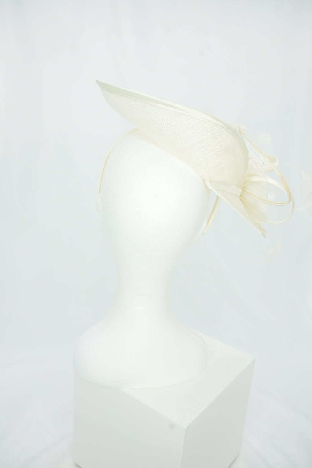 Tellerfascinator geschwungen mit Blume ivory