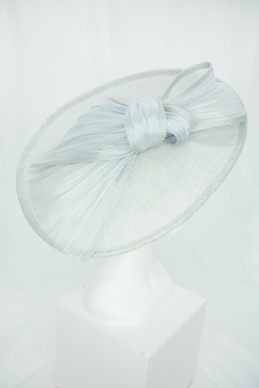 Tellerfascinator mit Schleife hellblau