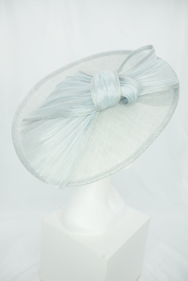 Tellerfascinator mit Schleife hellblau