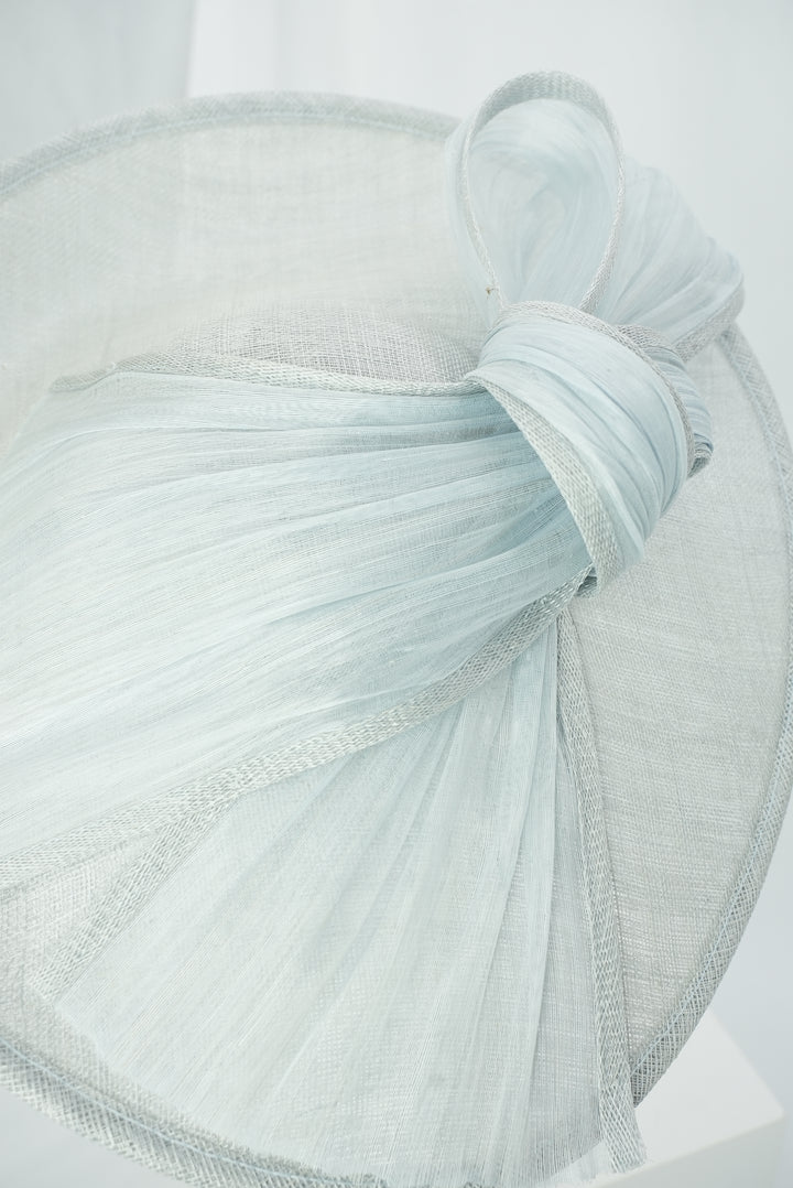 Tellerfascinator mit Schleife hellblau