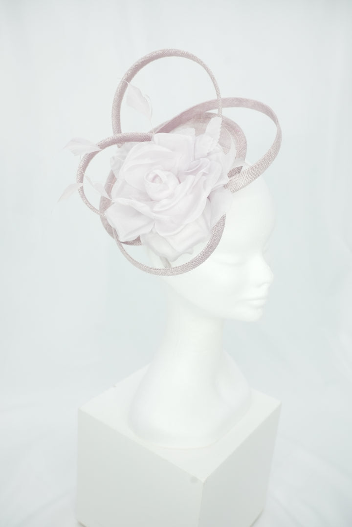 Haarreif-Fascinator mit Blume rosa