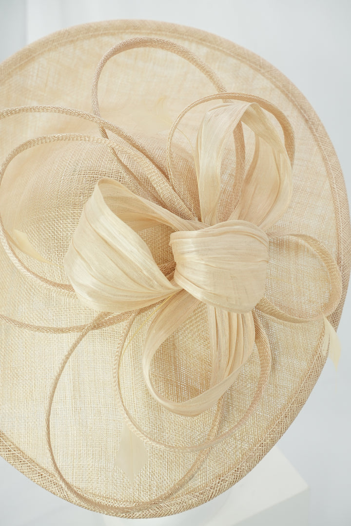Tellerfascinator rund mit Schlaufen beige