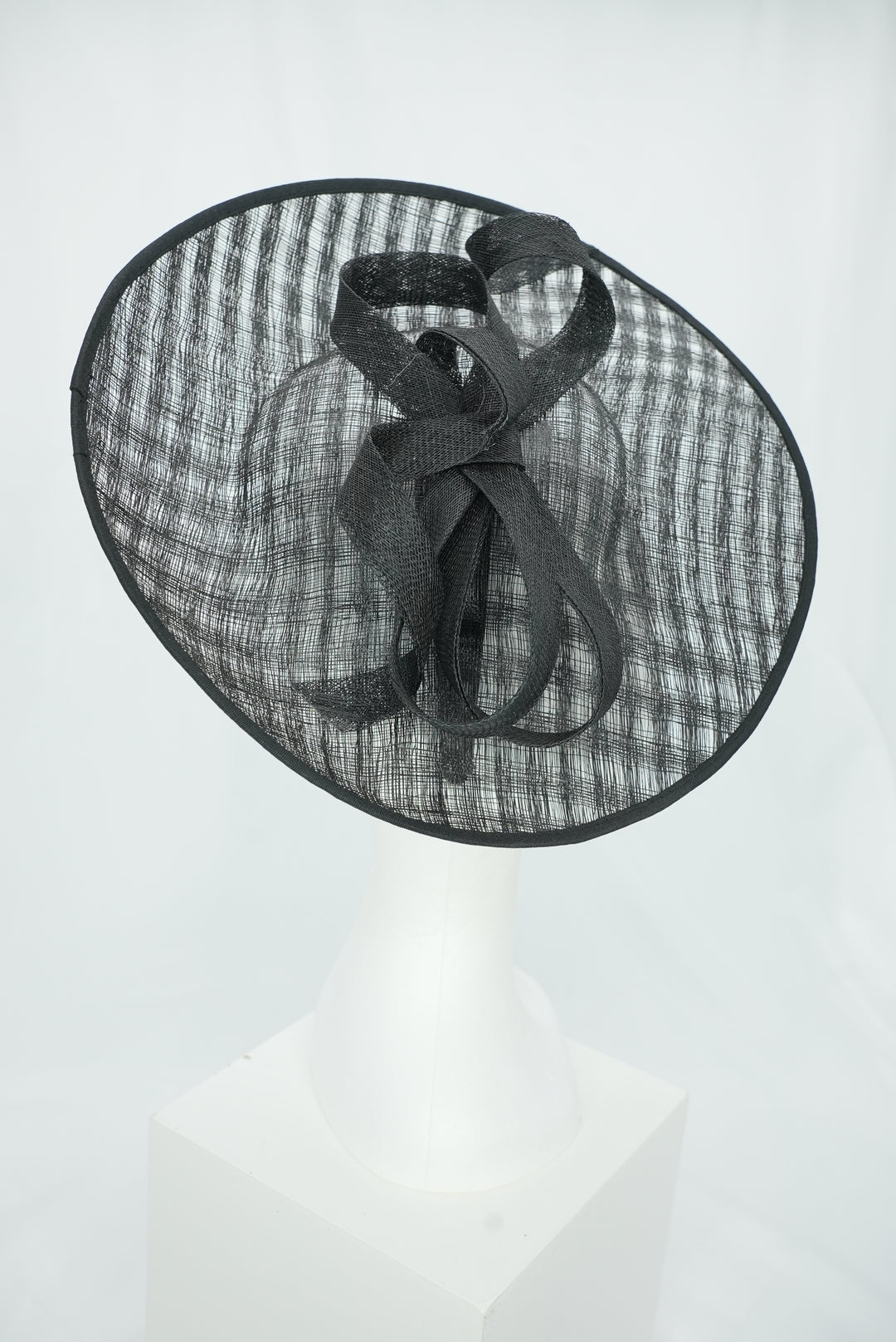 Fascinator rund mit Schleife schwarz