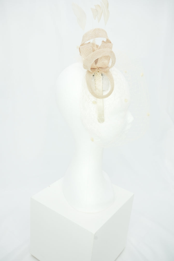 Fascinator Sinemay beige
