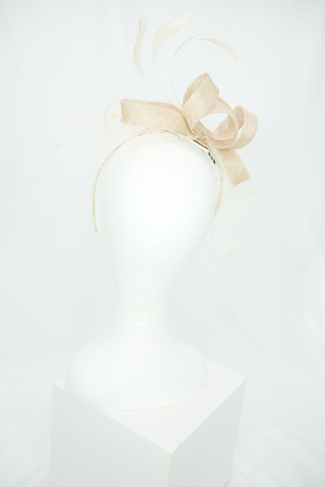 Fascinator Sinemay beige
