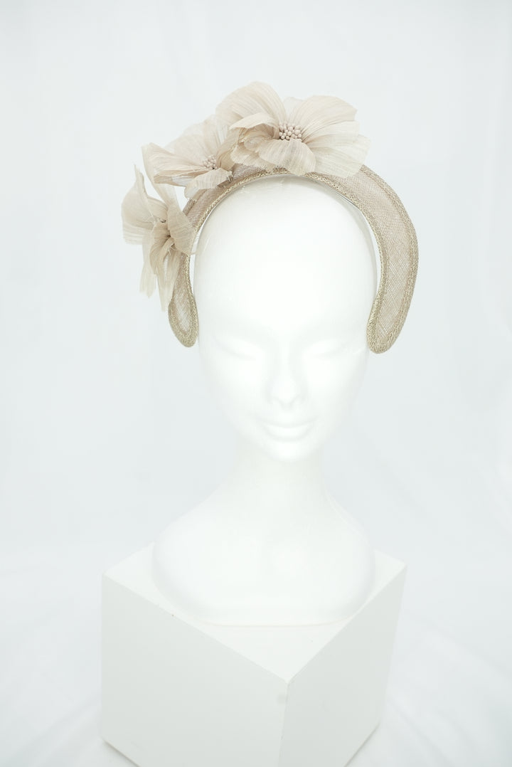Fascinator "Krone" almond
