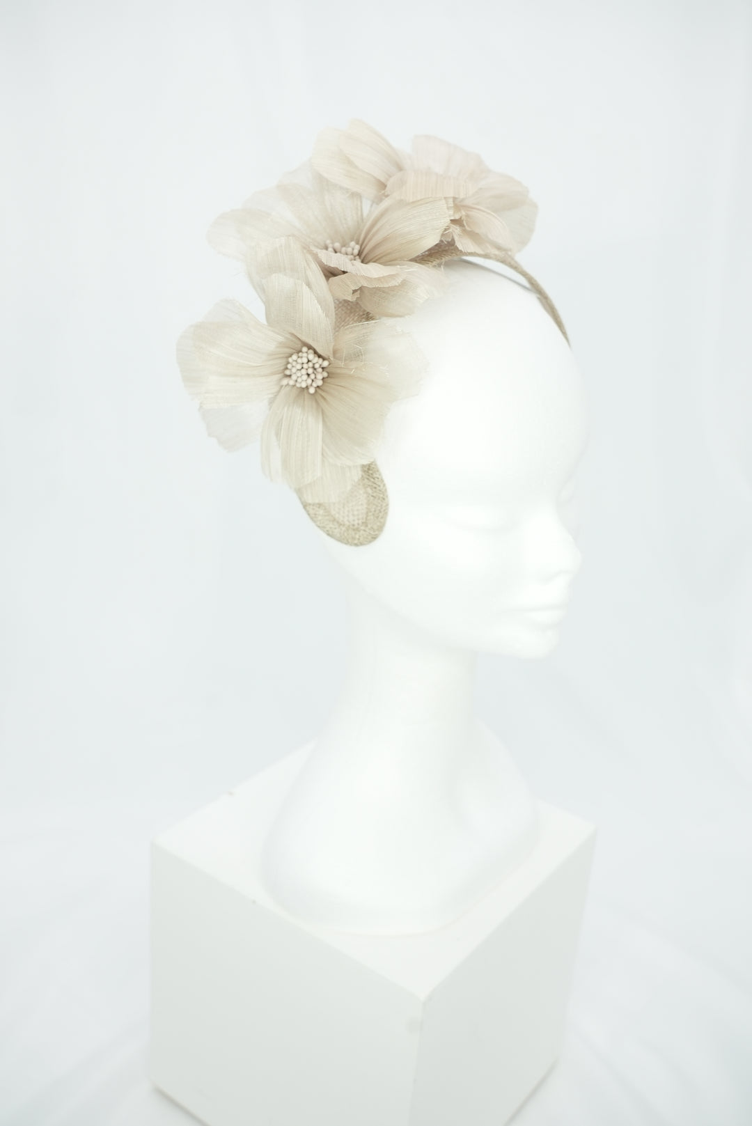 Fascinator "Krone" almond