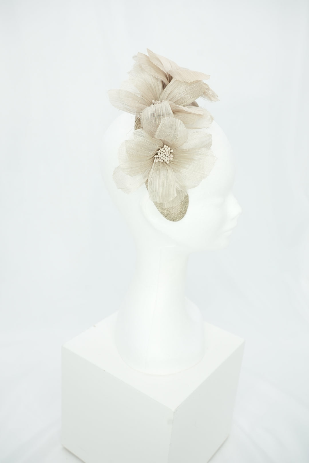 Fascinator "Krone" almond