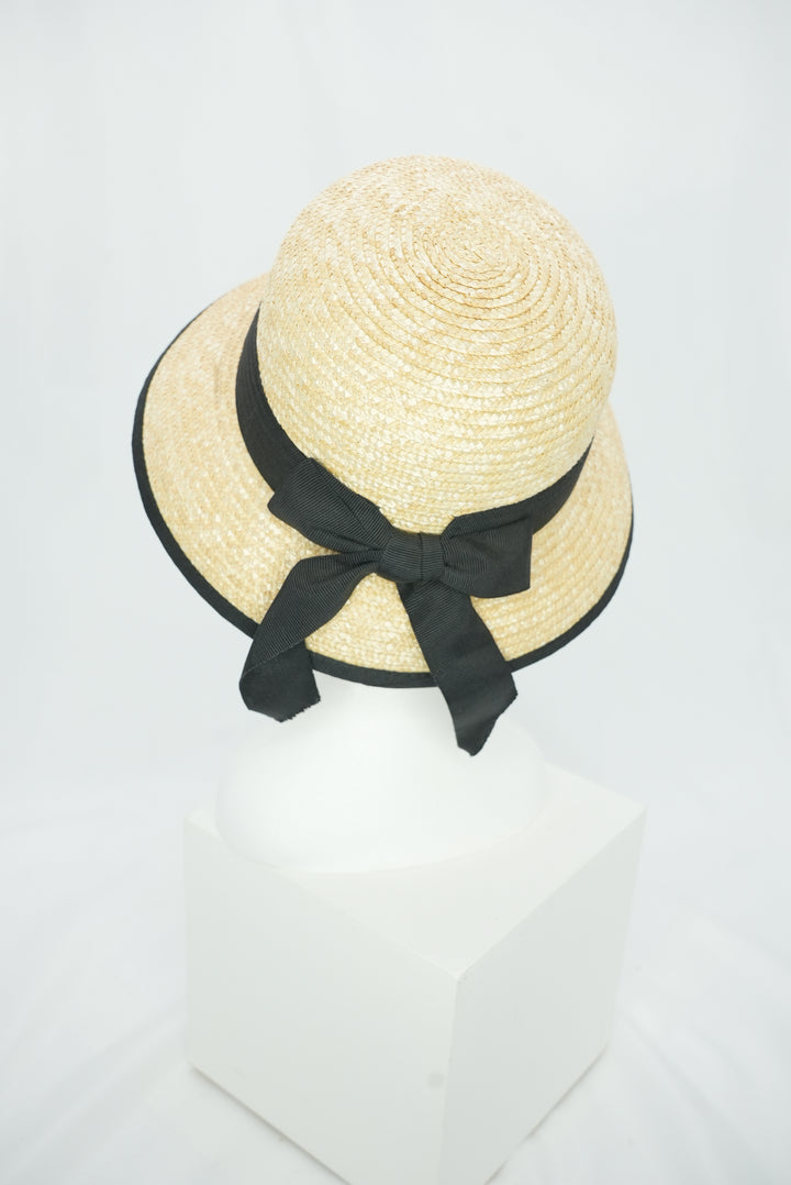 Strohhut "Glocke" schwarzer Rand und Schleife