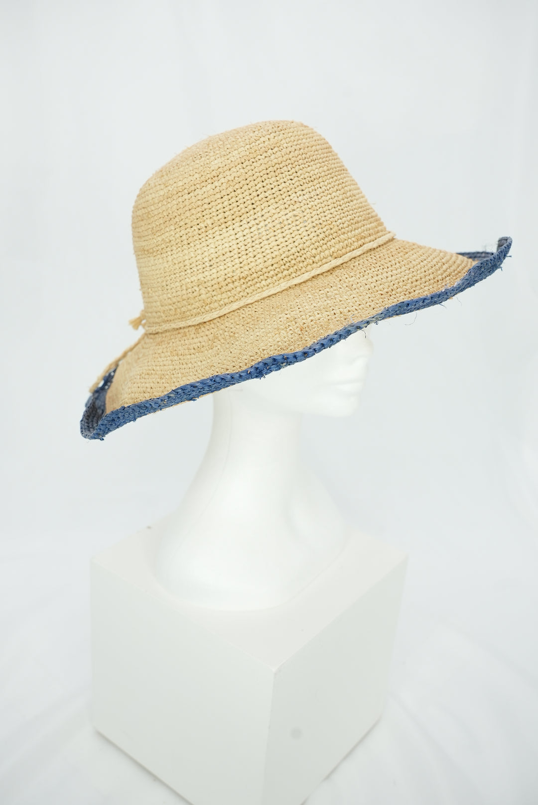 Strohhut "blauer Rand"