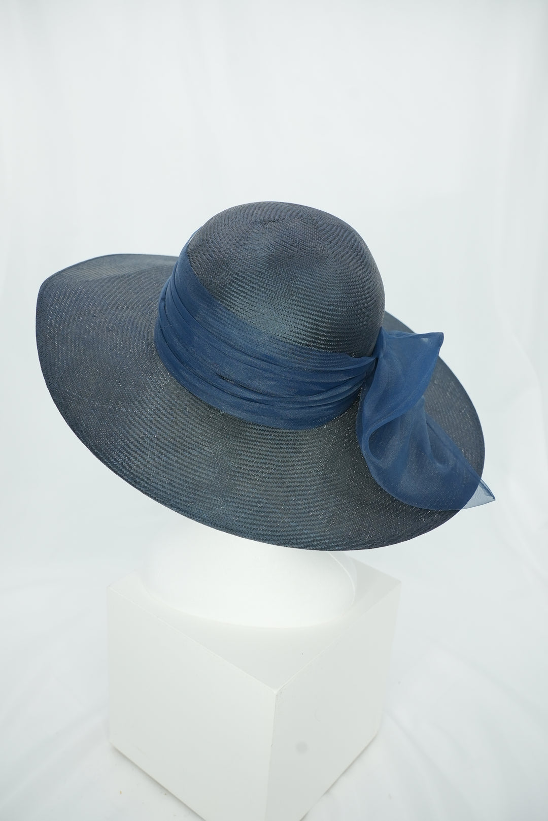 Strohhut "blau mit großer Schleife"