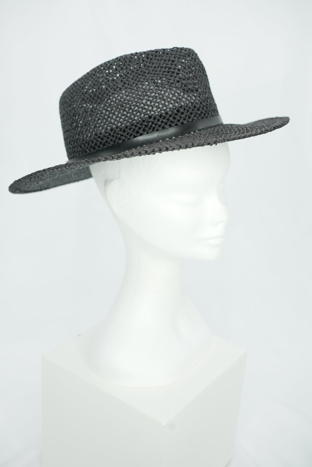 Strohhut "schwarz" dünnes Lederband