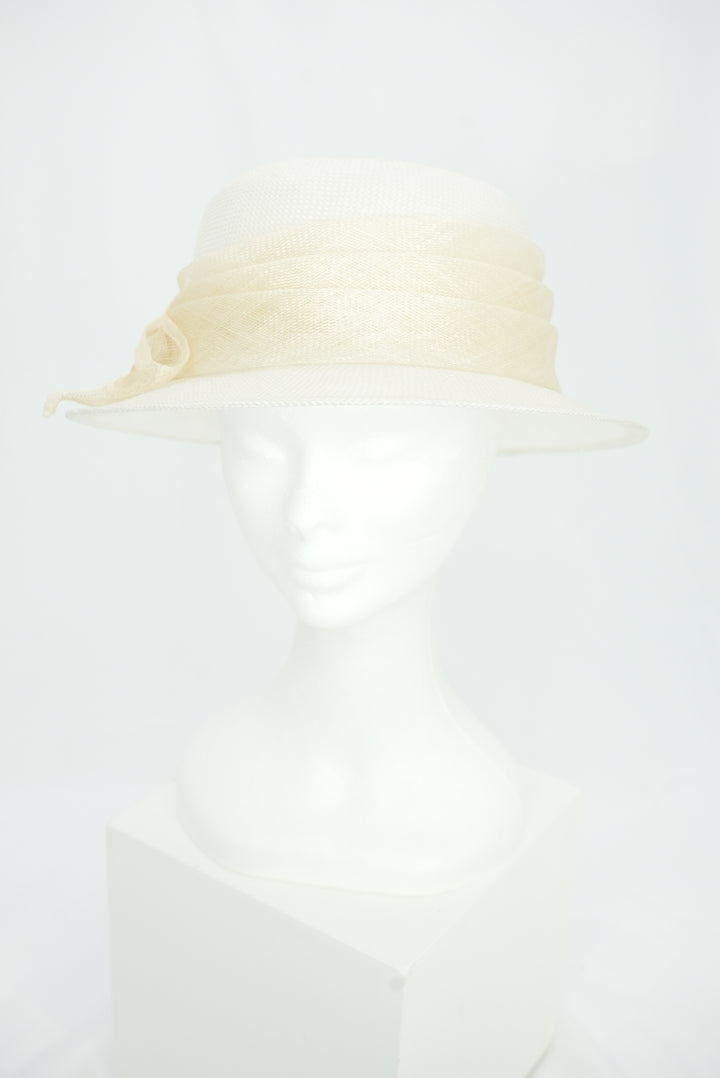 Strohhut "weiß" mit  beiger Schleife