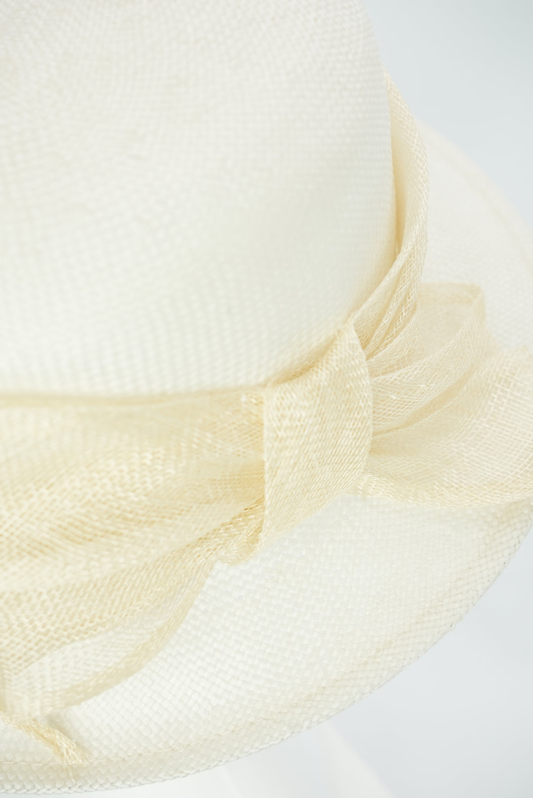 Strohhut "weiß" mit  beiger Schleife