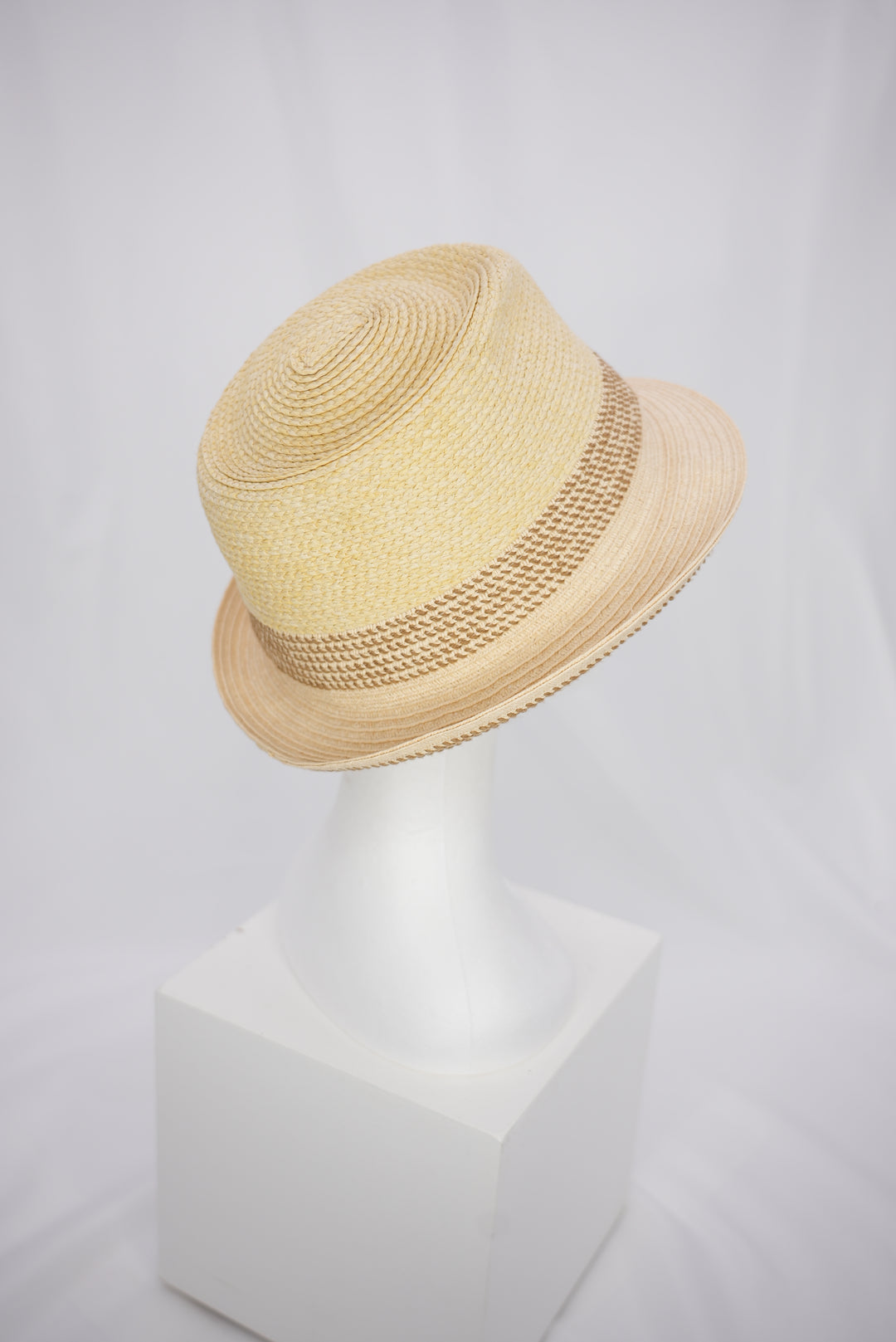 Strohhut "braune Stickerei"