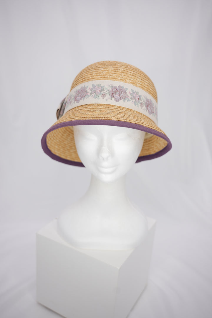 Strohhut "kleine Glocke" mit lila Rand
