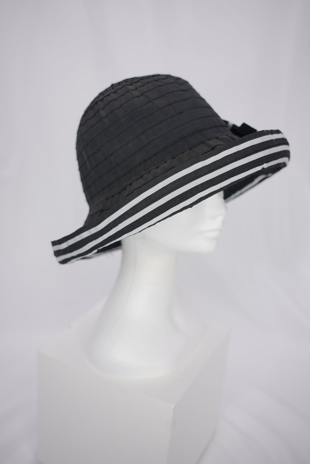 Stoffhut "schwarz/weiß"