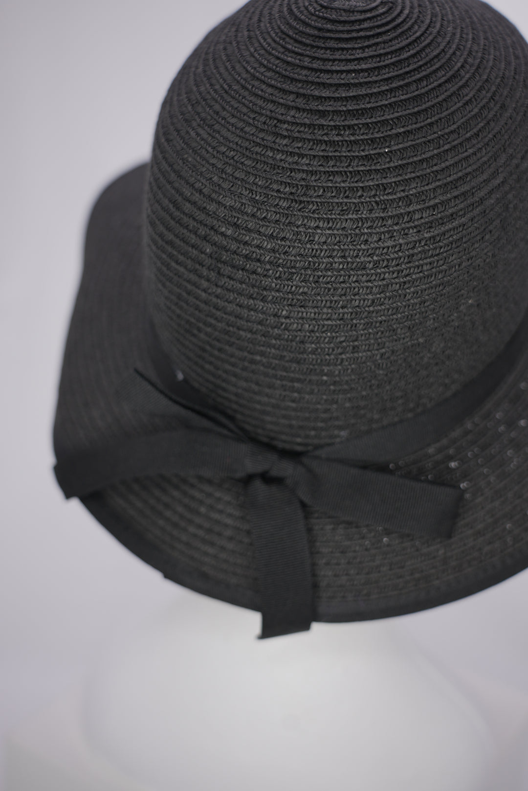Paper Hut "schwarz mit Schleife"