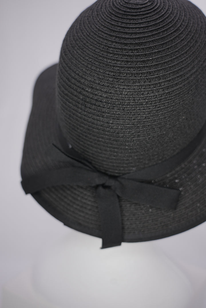 Paper Hut "schwarz mit Schleife"