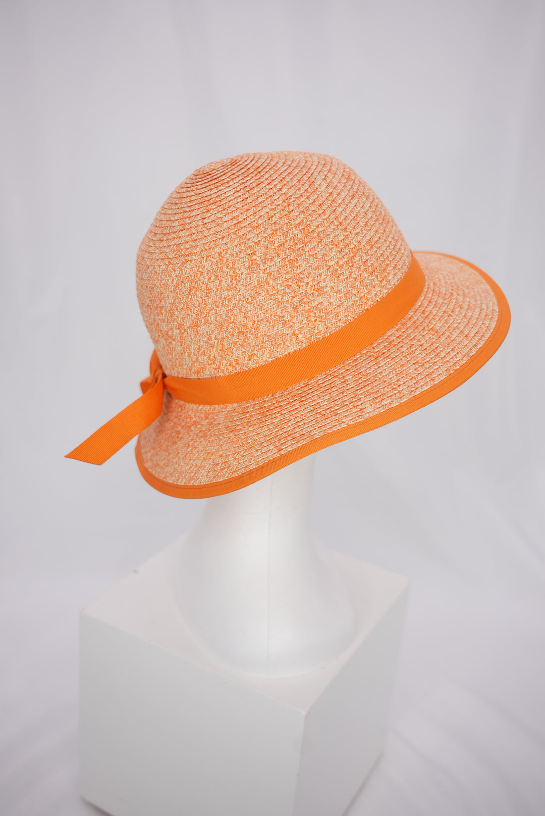 Paper-Hut "orange mit Schleife"