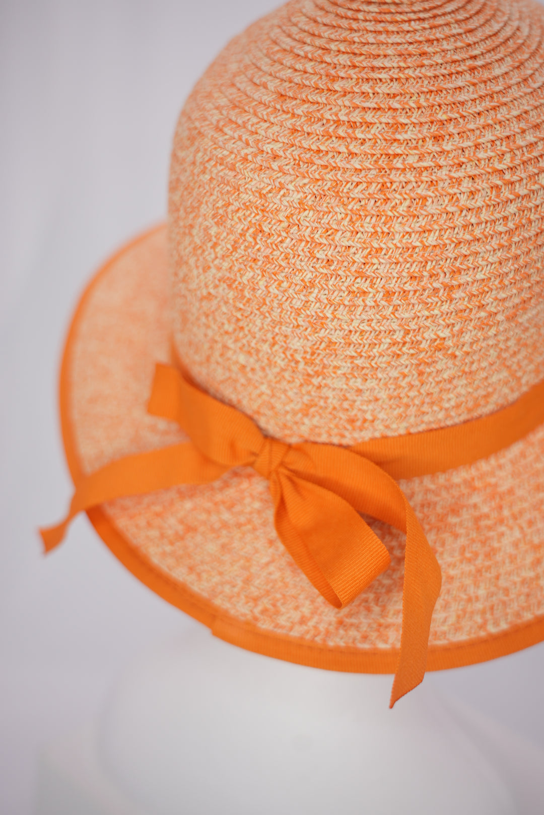 Paper-Hut "orange mit Schleife"