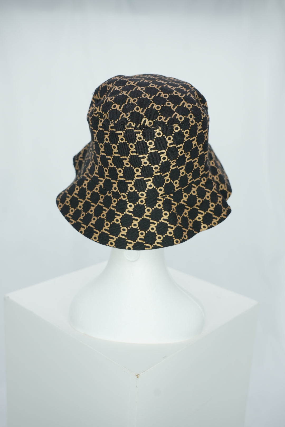 Fischerhut "schwarz/gold"