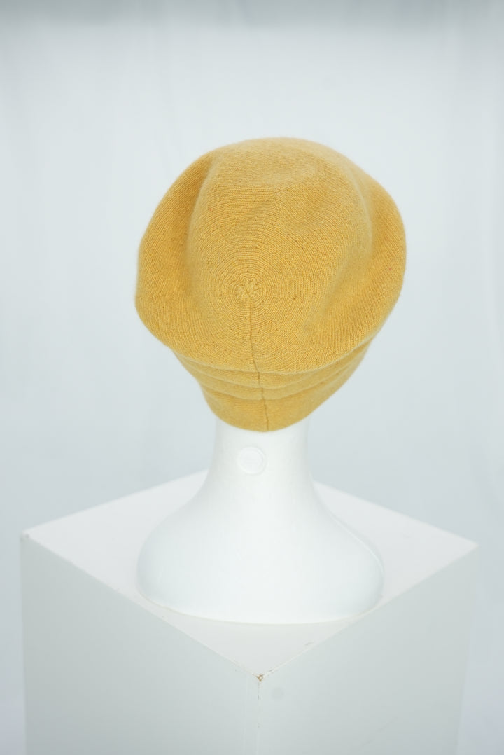 Beanie mit Raffung gelb