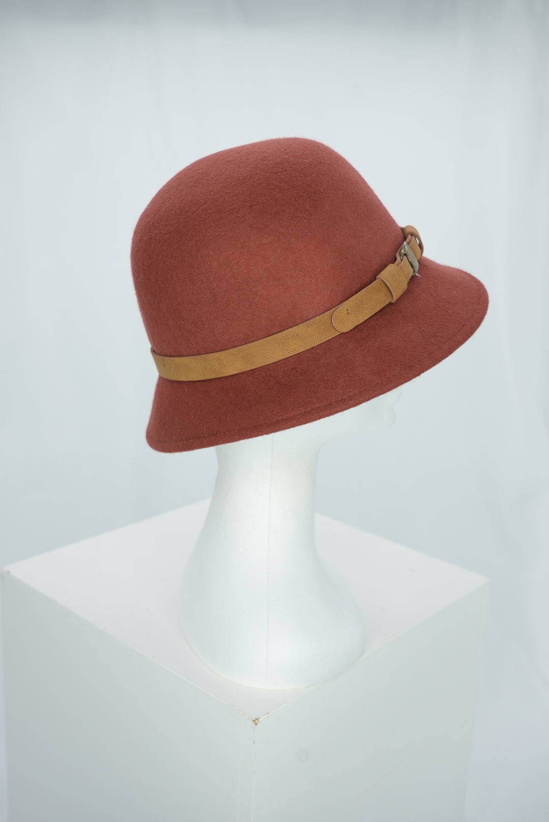 Filzhut "braun mit Lederband"
