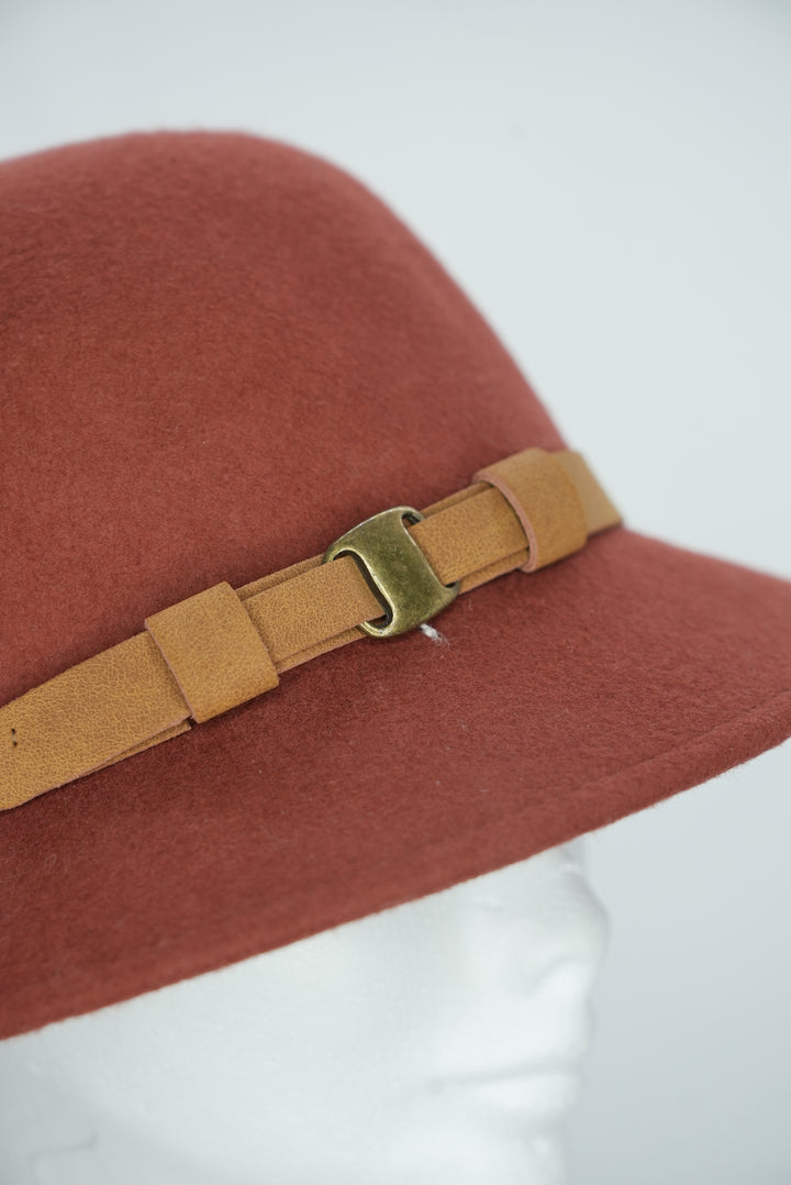 Filzhut "braun mit Lederband"