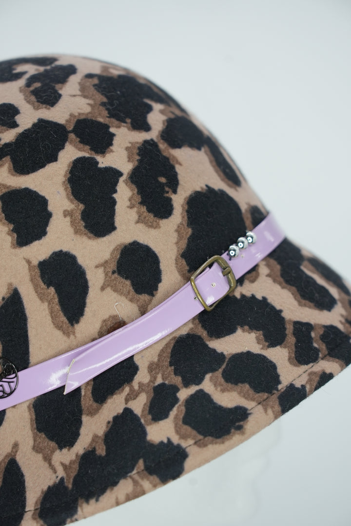 Glockenhut "Leopard lila Lederband"