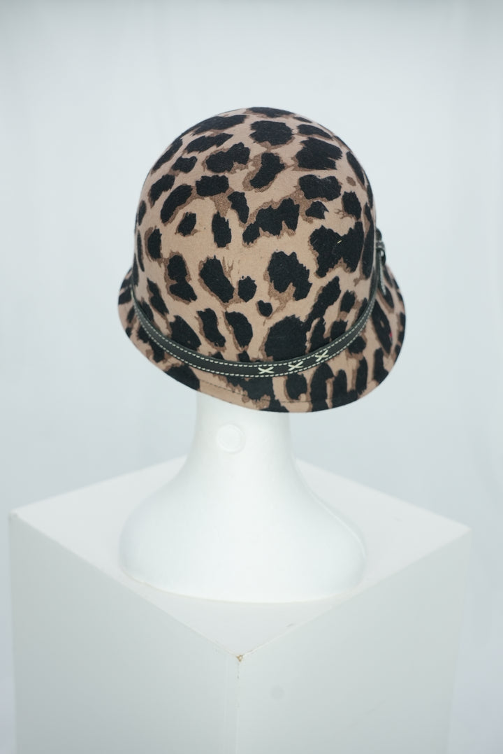 Glockenhut "Leopard schwarzes Lederband Schnalle"
