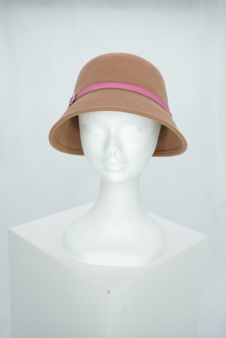 Glockenhut "braun mit rosa Lederband"