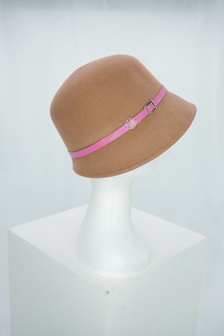 Glockenhut "braun mit rosa Lederband"