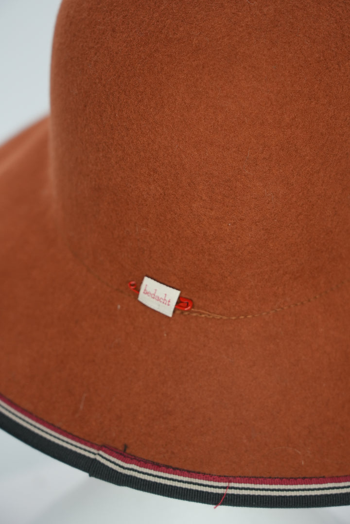 Wollhut "Glocke mit großer Krempe" orange