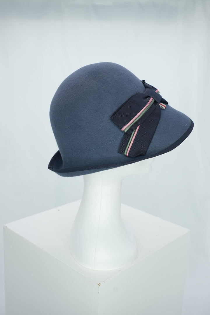 Glockenhut "Schleife vorne" blau