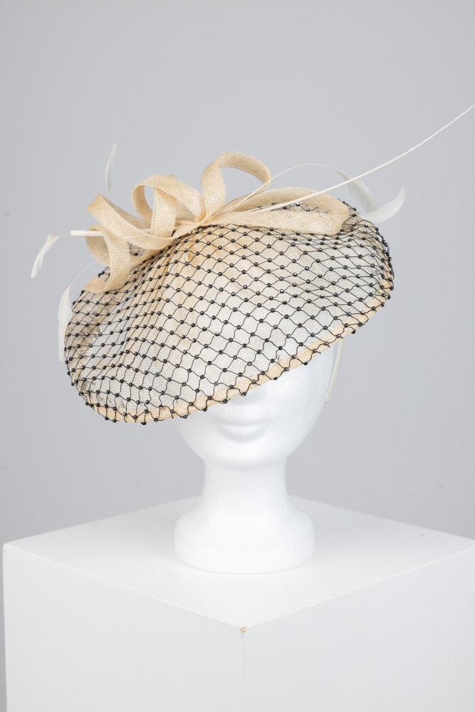 Fascinator "Netz mit Perlen"