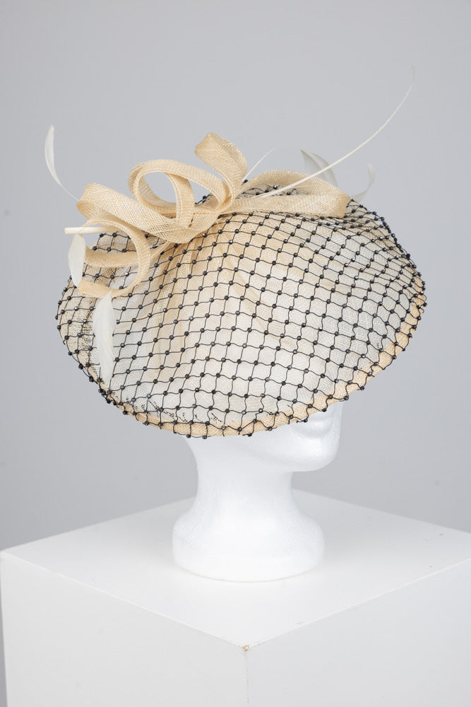 Fascinator "Netz mit Perlen"