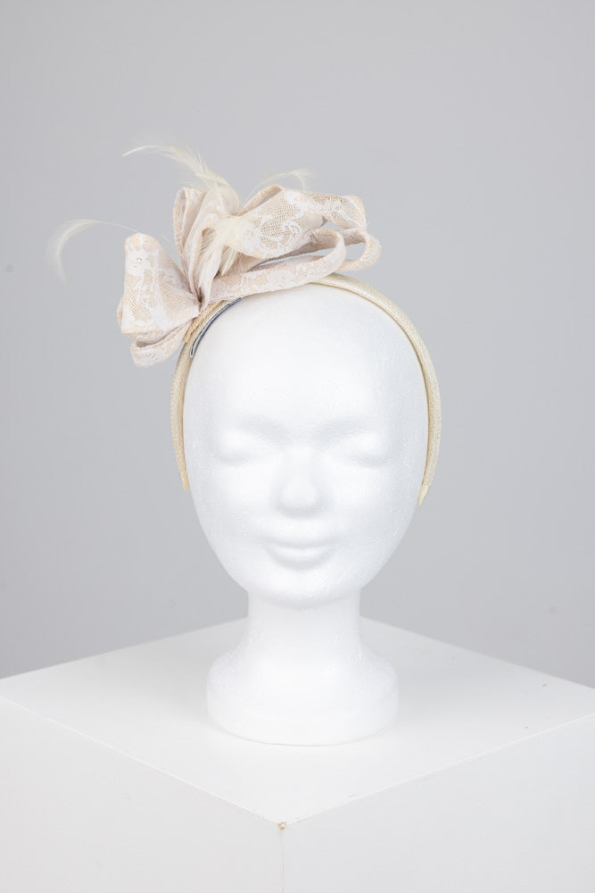 Fascinator "beige Spitze"