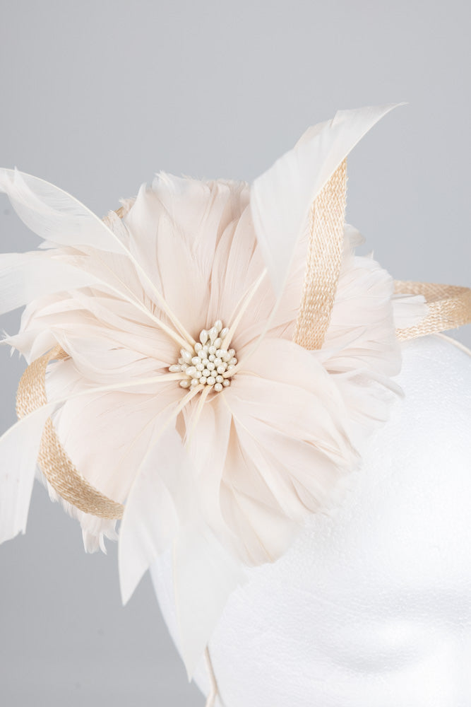 Fascinator "FEATHERY" beige