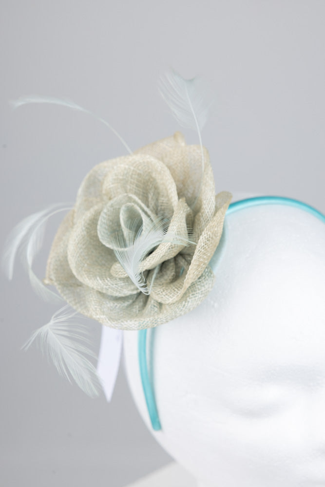 Fascinator "Blume mit Federn"