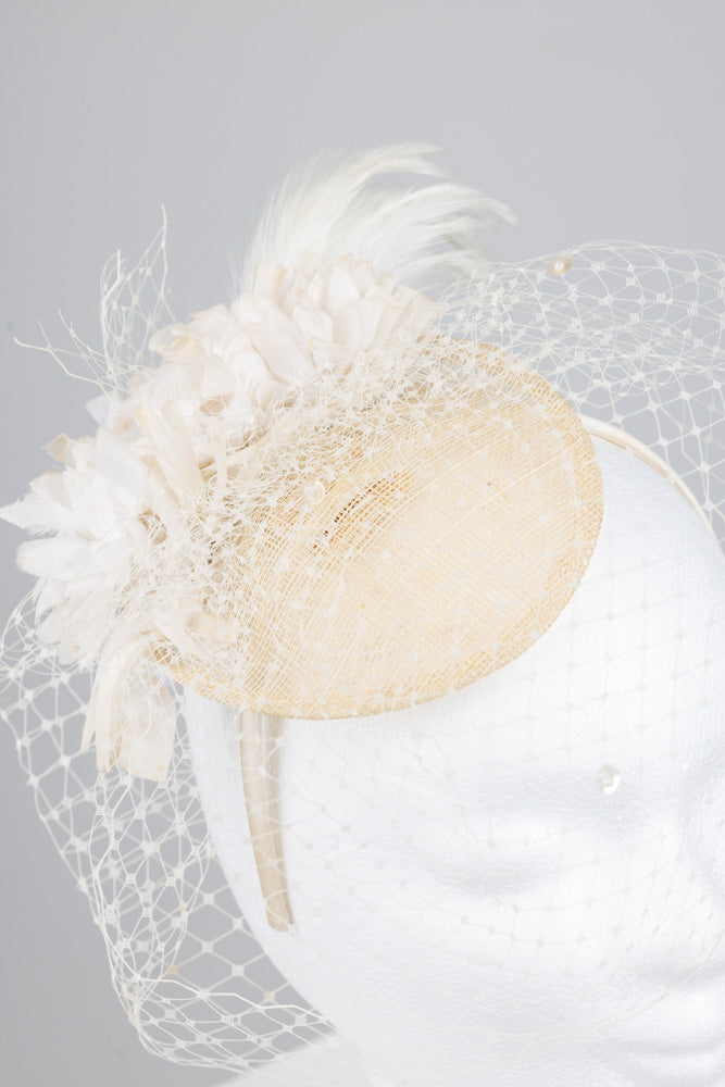 Fascinator "Blume mit Schleier"