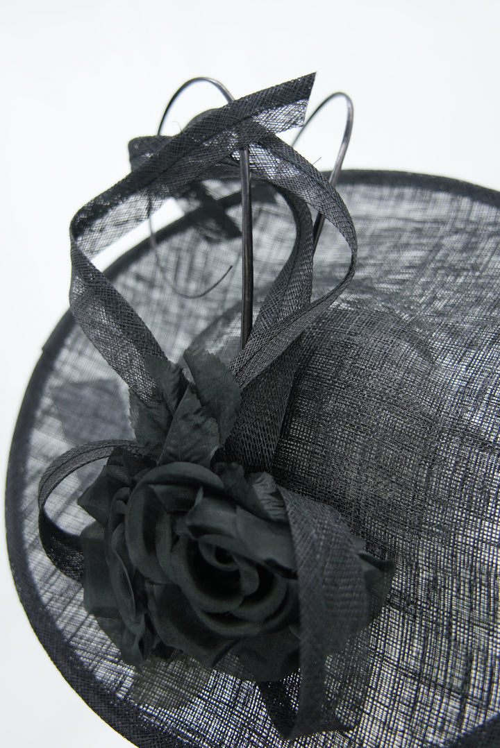 Fascinator "Teller mit Blume" schwarz