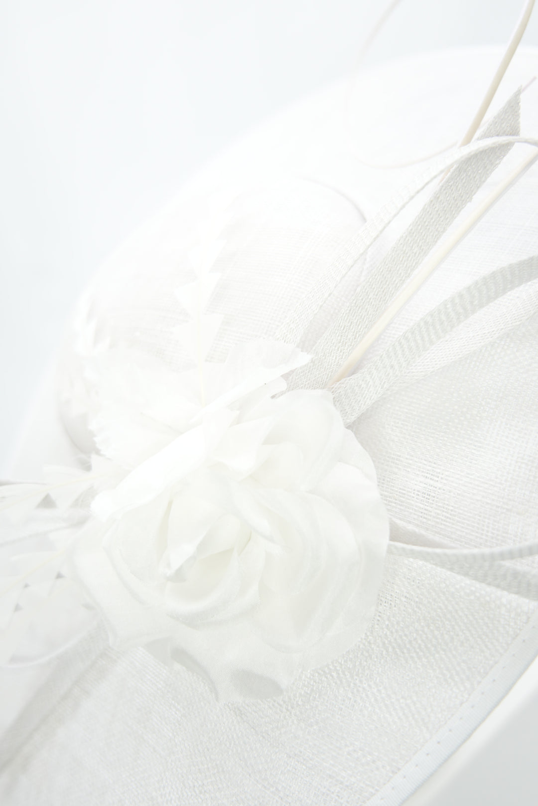 Fascinator white