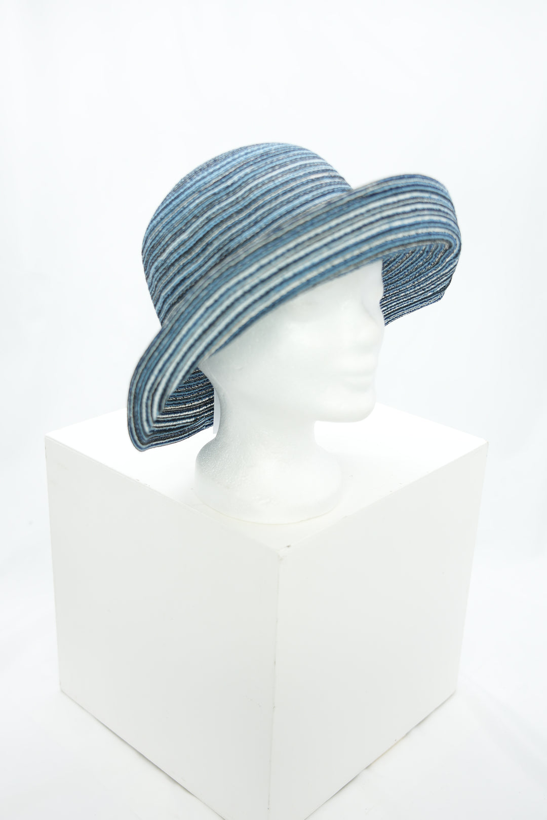 Strohhut "Loosely" hellblau