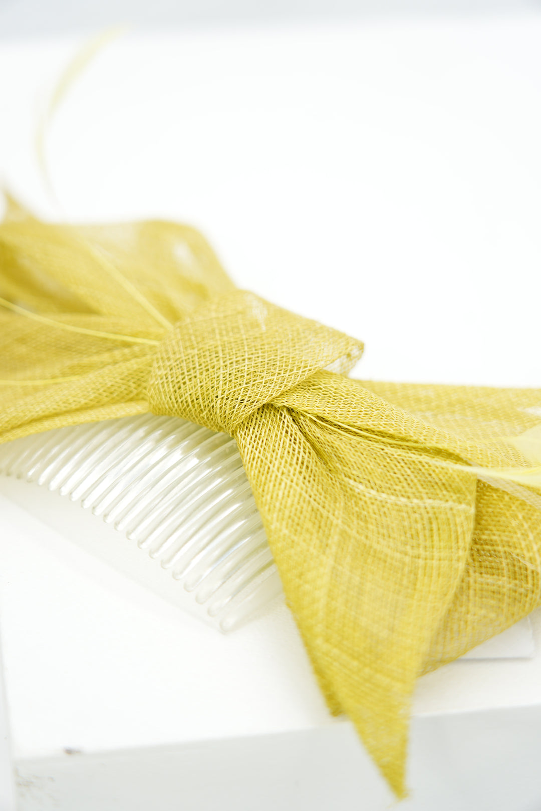 Fascinator Schleife grün auf Spange