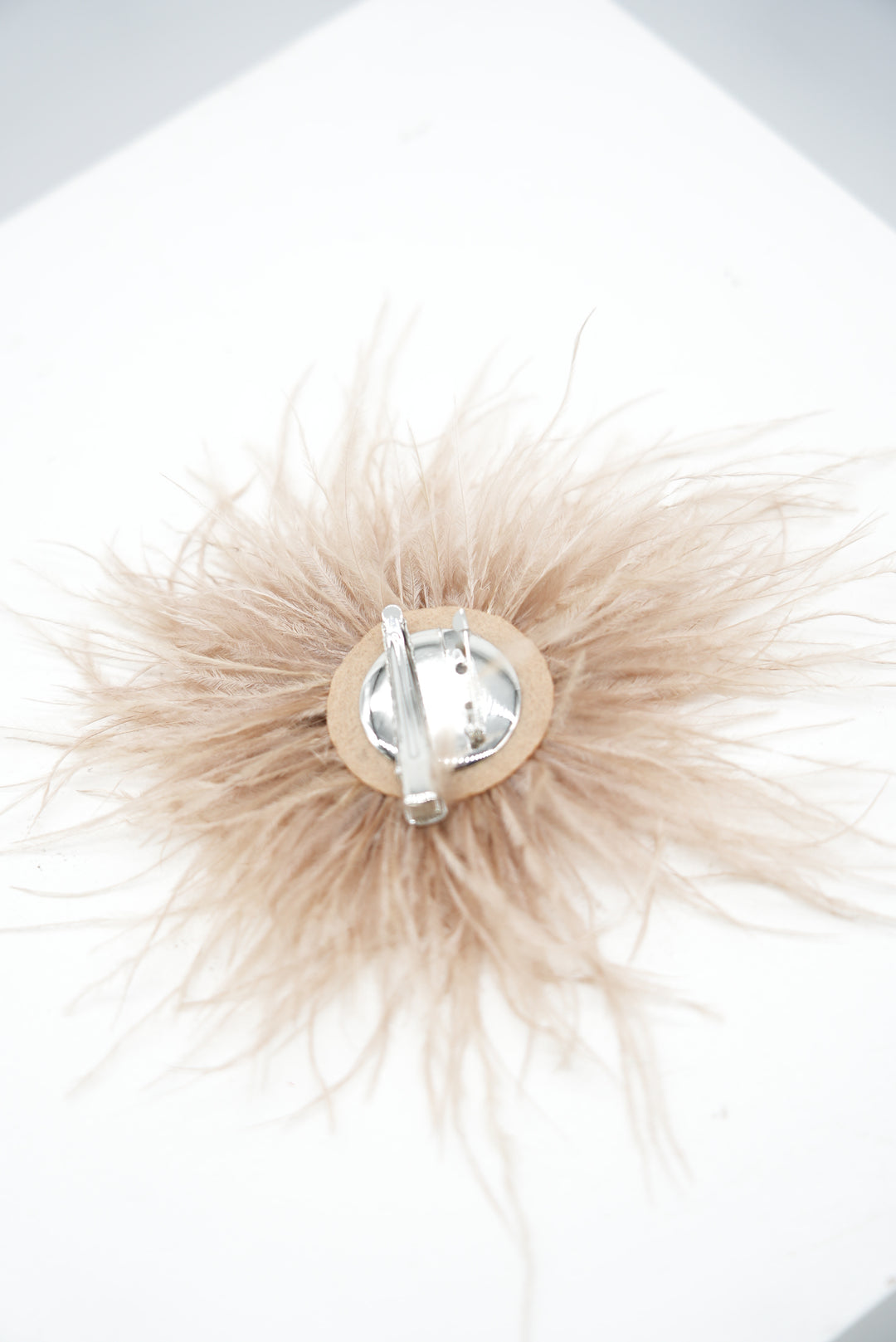 Feder-Spange beige/braun